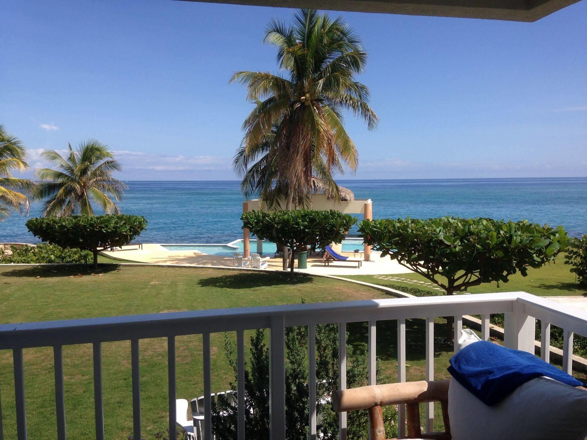 Whispering Seas Jamaica Apartment Ocho Rios Exterior photo